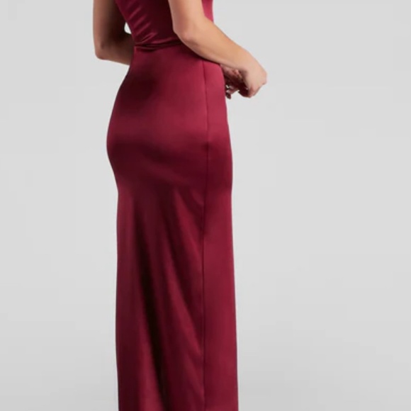 Dress - Picture 2 of 3